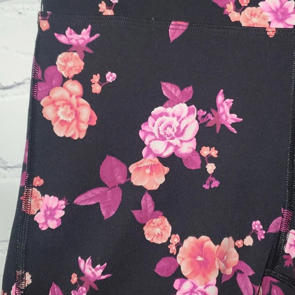 PINK Victoria’s Secret Ultimate Womens Size M Floral Leggings - Picture 4 of 10